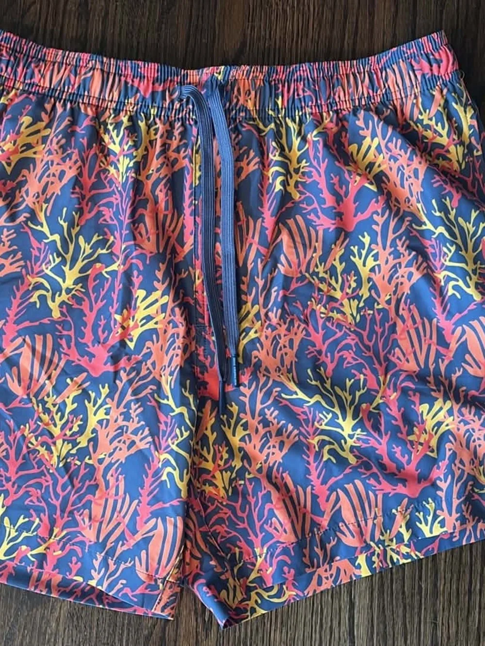 Southern Tide Men's Coral Hideaway Swim Trunks  large
